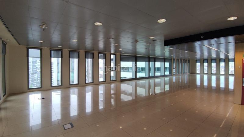 Foto 4567ff50-eced-42ad-b6c5-b03b25a6e5d9. Rent office space with heating in Granvia LH Hospitalet de Llobregat (L´)