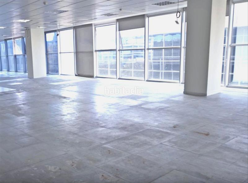 Foto c930db1a-538e-442d-9939-4cd091228221. Location bureau avec chauffage dans El Parc i la Llacuna del Poblenou Barcelona