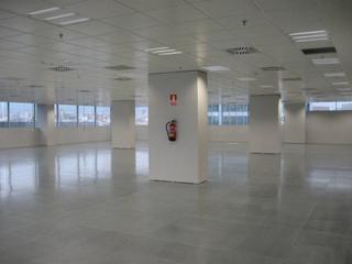 Location Bureau  Carrer de la metallrgia. Torre werfen