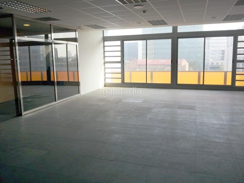 Foto 61f71aba-574c-4cd6-a363-2e8d6197572b. Alquiler oficina terraza de uso compartido en El Parc i la Llacuna del Poblenou Barcelona