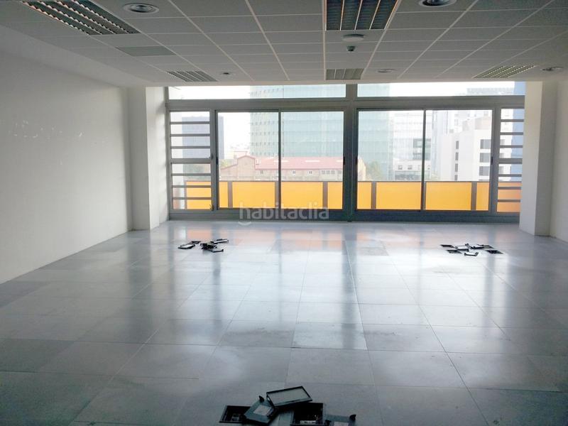 Foto d23b071a-9ea2-440a-a691-6cc9d90d1437. Lloguer oficina amb calefacció a El Parc i la Llacuna del Poblenou Barcelona