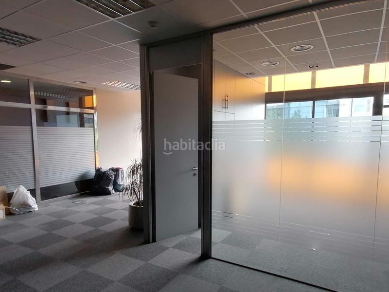 Foto ad5ff506-c184-4d8a-88aa-b363b292b3be. Location bureau avec chauffage dans El Parc i la Llacuna del Poblenou Barcelona