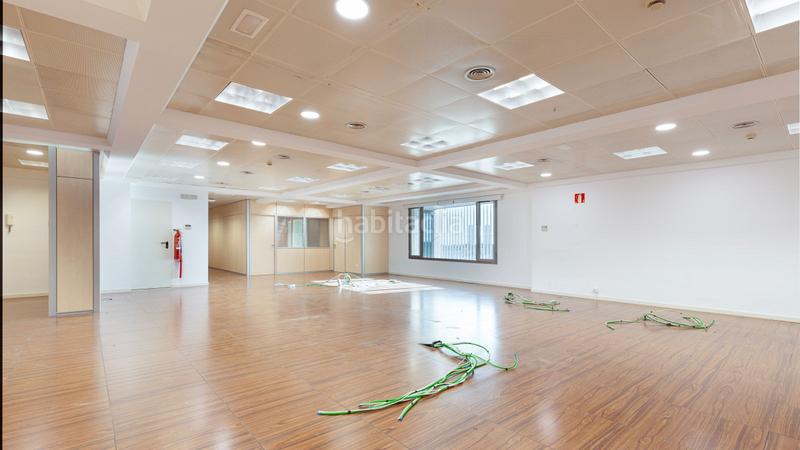 Foto 8547ba43-afca-427d-a987-4288ef39dcdf. Affitto ufficio con riscaldamento in Gòtic Barcelona