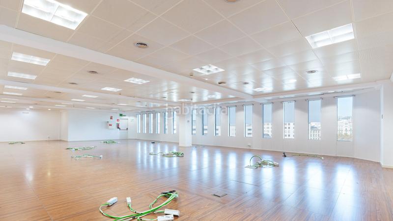 Foto 24a194c7-9712-4d3f-abd2-b6aa638acfd3. Alquiler oficina en pleno centro de negocios en Gòtic Barcelona