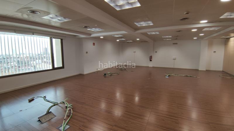 Foto 7baa1e29-0da9-471b-8e5d-ea58abca4d66. Alquiler oficina en pleno centro de negocios en Gòtic Barcelona