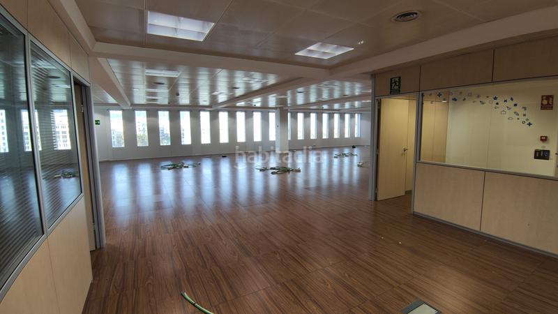 Foto a4d7d564-3500-4458-9877-134818372ab1. Alquiler oficina en pleno centro de negocios en Gòtic Barcelona