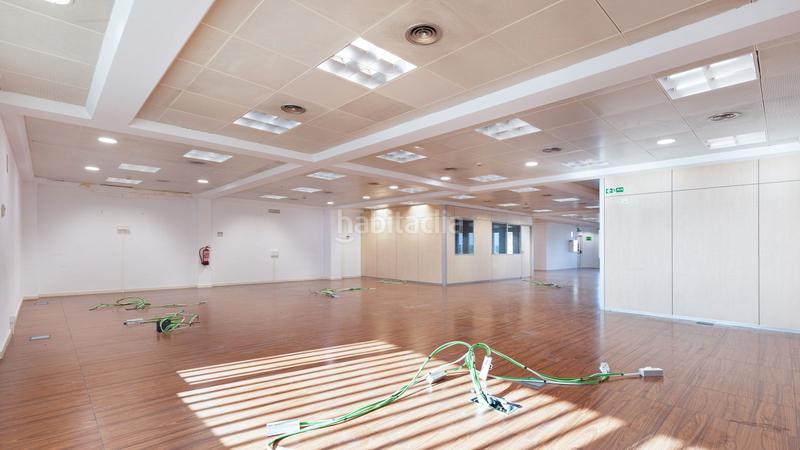 Foto ffc0457a-f729-4df2-916b-1c87d1645942. Alquiler oficina en pleno centro de negocios en Gòtic Barcelona