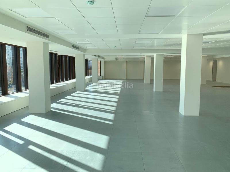 Foto aee4397a-d32c-4659-9504-d64dd573c66a. Location bureau avec chauffage dans Barri de les Corts Barcelona