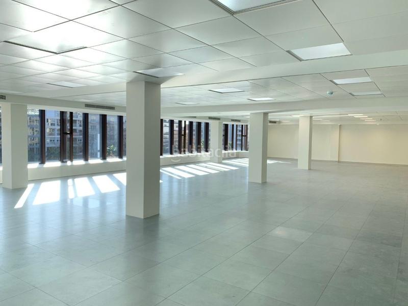 Foto 2cbe75eb-1d9d-4539-a4a6-12ff9001e65e. Rent office space with heating in Barri de les Corts Barcelona
