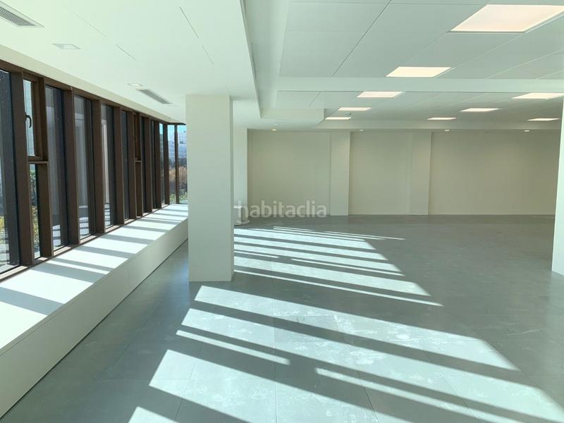 Foto a3e37285-0417-426b-b4f1-ce6ce323a77a. Rent office space with heating in Barri de les Corts Barcelona
