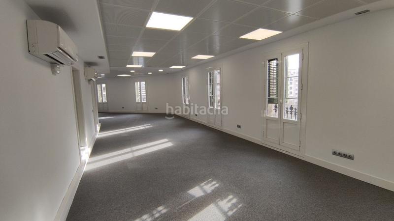 Foto 018d01b8-adab-4e54-8784-265907460823. Location bureau avec chauffage dans Dreta de l´Eixample Barcelona