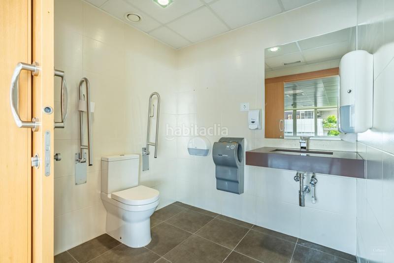 Foto e5acb9e3-67e6-4581-9f66-1b4d6ea94766. Rent office space with heating in Barri de les Corts Barcelona