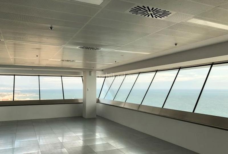 Foto ba74e066-ade4-4d5d-8b7a-ed85220a3721. Rent office space with heating in Barceloneta Barcelona