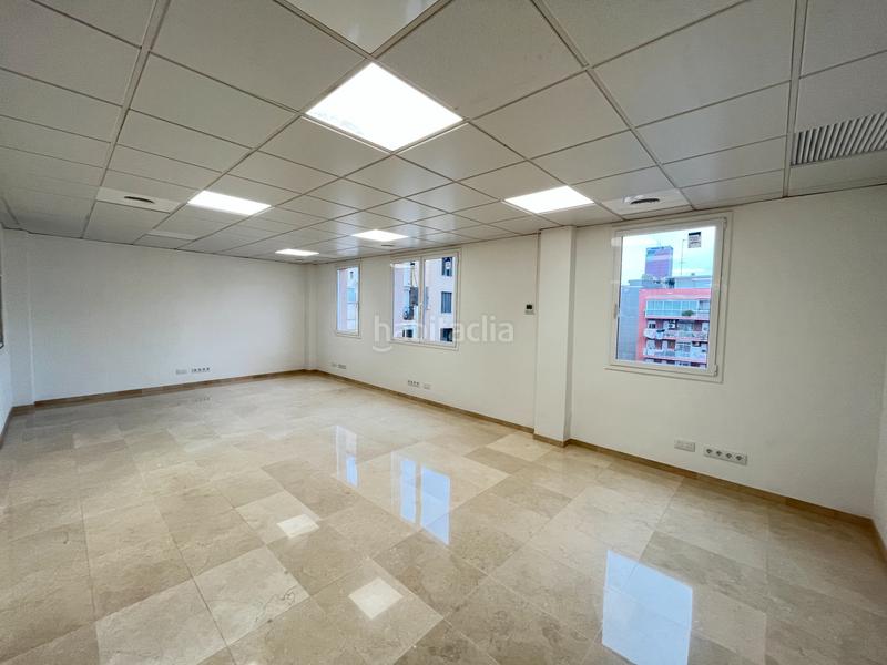 Foto aa2b8b76-73f5-48b4-a7f0-6abaf815a88c. Miete büro mit heizung in La Nova Esquerra de l´Eixample Barcelona