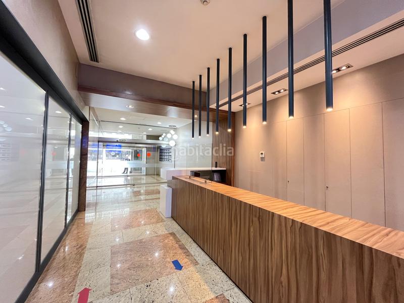 Foto 21f13e60-1609-4626-aed2-ed44b803926b. Rent office space with heating in Gòtic Barcelona