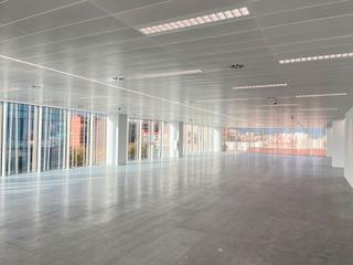 Location Bureau  Carrer de la selva de mar