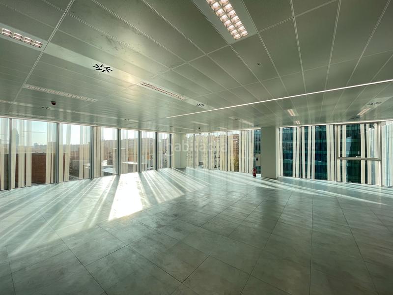Foto 1afc911e-f5c1-4a36-9b95-b5a56b3b73ca. Rent office space with heating parking in Provençals del Poblenou Barcelona