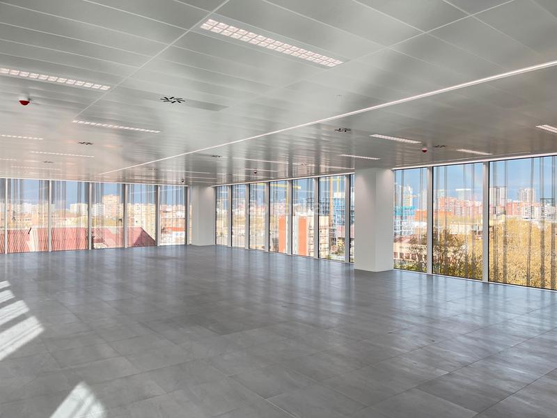 Foto bcda853a-2458-4166-ab73-819a7f7afa82. Rent office space with heating parking in Provençals del Poblenou Barcelona