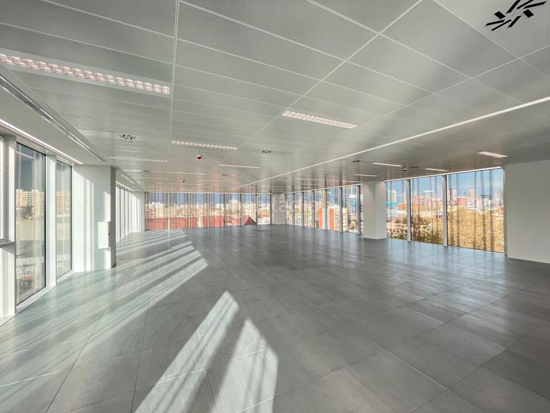 Foto ed7f64e4-5ba0-42bd-9d99-5dcc83ae4e13. Rent office space with heating parking in Provençals del Poblenou Barcelona
