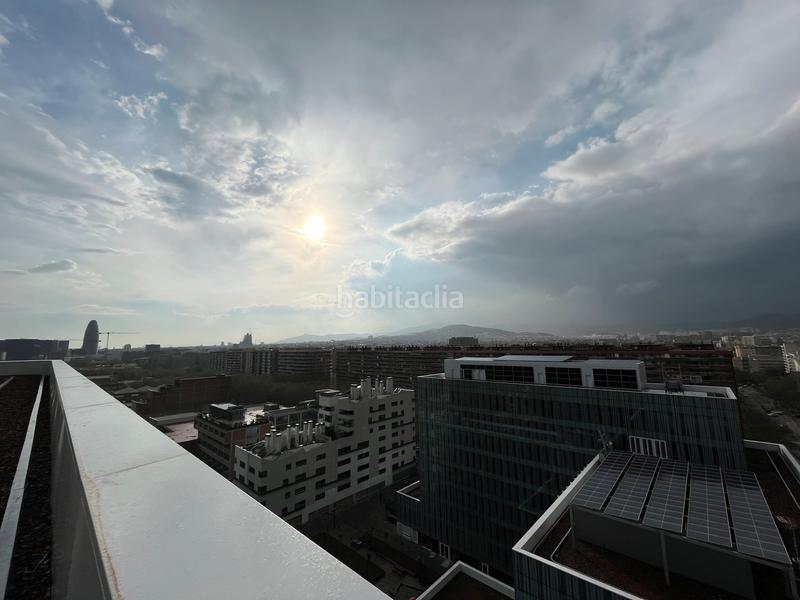 Foto 0d8c9ce0-360f-405c-8281-f488b2ef8f05. Location bureau avec chauffage parking dans Provençals del Poblenou Barcelona