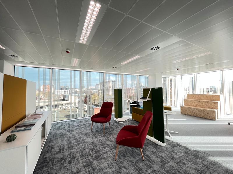 Foto c496a4c8-f21d-4ad1-8132-81642408f6ee. Rent office space with heating parking in Provençals del Poblenou Barcelona