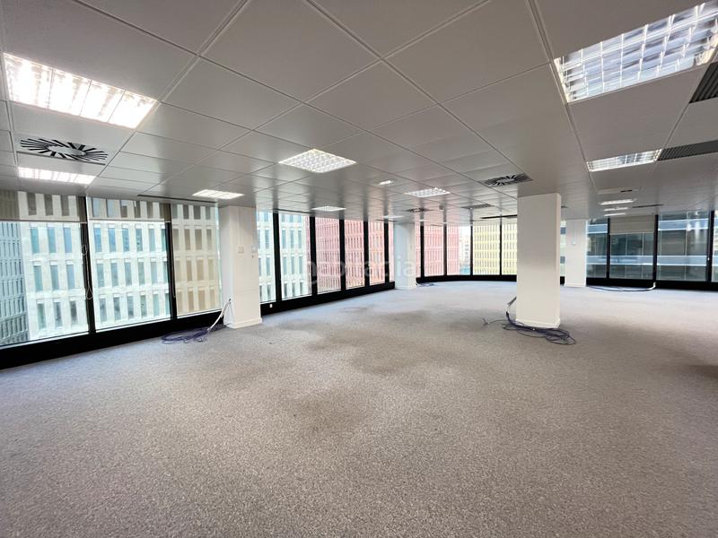 Foto 2f869147-387a-4273-84ff-458826f49d21. Rent office space with heating in La Bordeta Barcelona