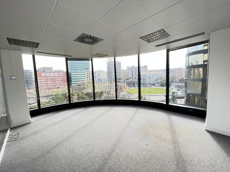 Foto 688dbfc2-3f5d-48a1-9ccd-55c3636ea9ea. Rent office space with heating in La Bordeta Barcelona