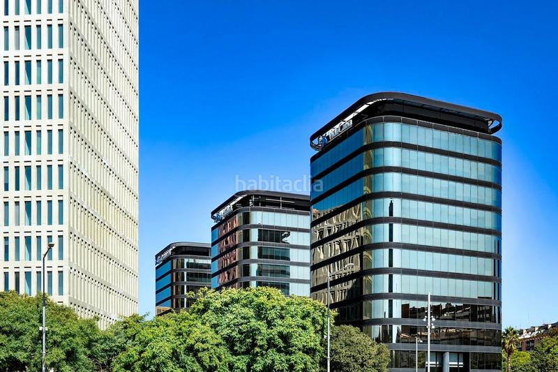 Foto 9e1b35b7-0da5-4cf0-a4dd-f76555a590eb. Rent office space with heating in La Bordeta Barcelona