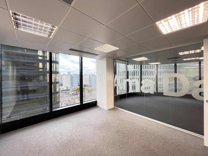 Foto 2d9493f8-1198-47f4-a0ab-2a7e577c22de. Alquiler oficina en La Bordeta Barcelona