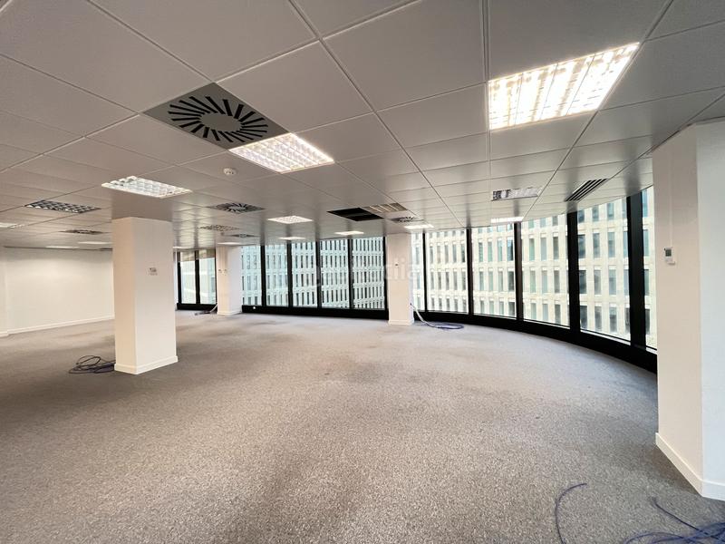 Foto 38667824-b4b4-4a5e-b69f-89568e578c66. Affitto ufficio con riscaldamento in La Bordeta Barcelona