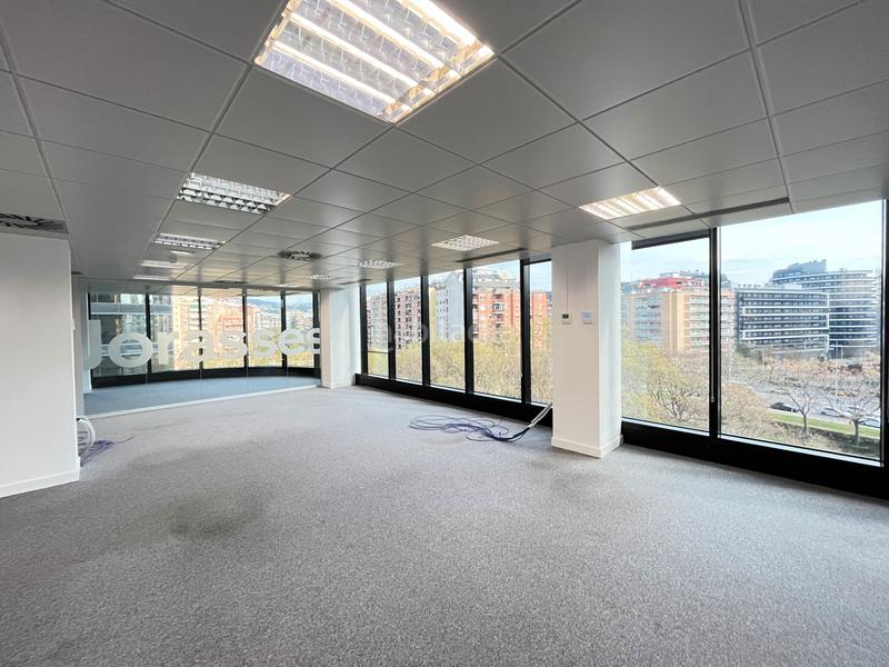 Foto fc1526d9-96f8-4044-9171-49d8a29e1805. Affitto ufficio con riscaldamento in La Bordeta Barcelona