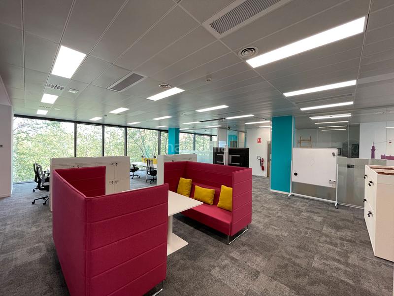 Foto 1003d2f0-9e88-440a-99fc-aa4fe40b98e7. Location bureau avec chauffage dans Diagonal Mar i el Front Marítim del Poblenou Barcelona