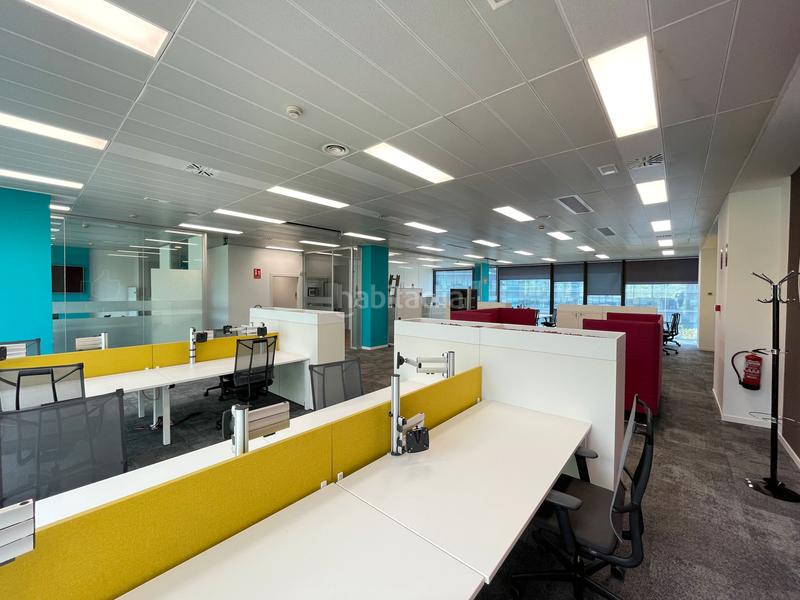 Foto 5179945b-46d5-42aa-a650-bab19a4d28aa. Alquiler oficina en Diagonal Mar i el Front Marítim del Poblenou Barcelona