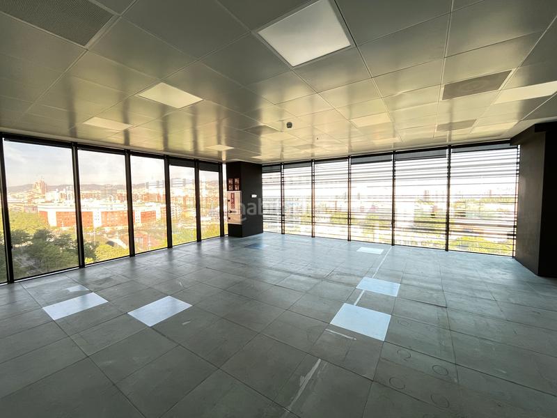 Foto 302adc52-a6aa-4e48-8ddf-e3c229cfe0ee. Rent office space with heating in Poblenou Barcelona