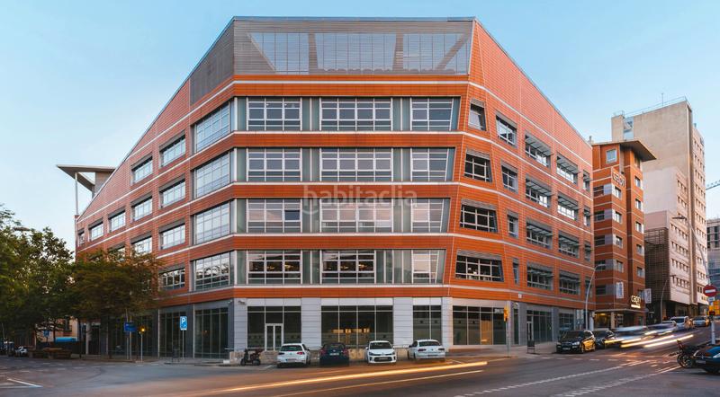 Foto 73d1d1fe-ae3e-43aa-9e9c-f619ca1e52e7. Location bureau avec chauffage dans El Parc i la Llacuna del Poblenou Barcelona