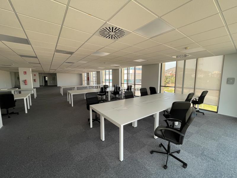 Foto 31b8bd8f-8111-43e4-a7af-e4357175f001. Location bureau avec chauffage dans Centre Sant Just Desvern