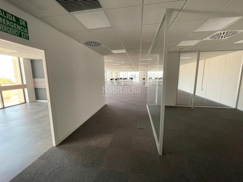 Foto e6aa4335-e4a2-4a01-8b4d-20dfff4ab7e9. Alquiler oficina en Centre Sant Just Desvern