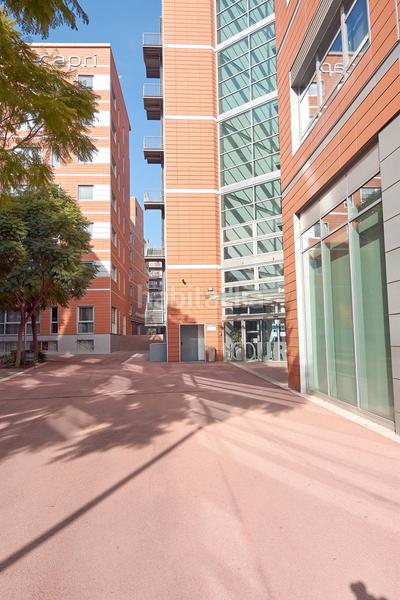 Foto 5334a326-098c-4b02-a6cb-012b515406d7. Miete büro mit heizung in El Parc i la Llacuna del Poblenou Barcelona