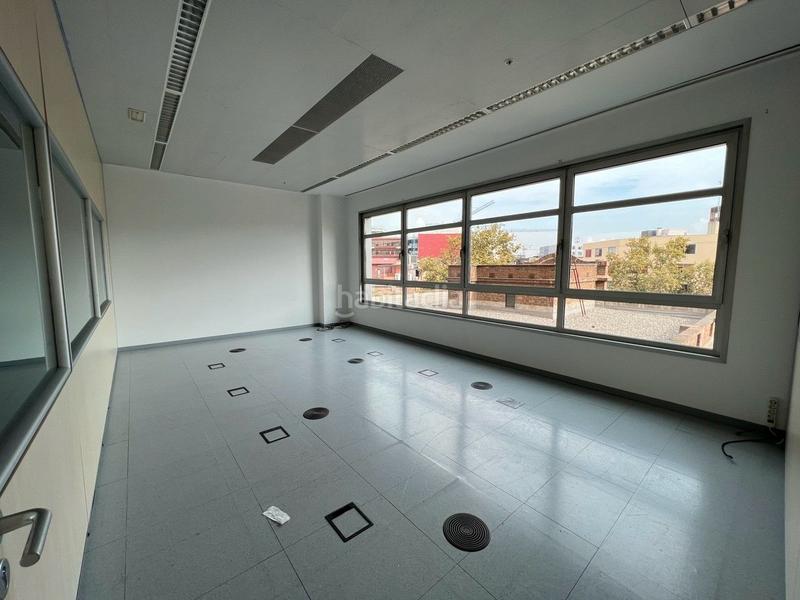 Foto 4f5fff9d-cefe-4c68-b189-364e99307318. Rent office space with heating in El Parc i la Llacuna del Poblenou Barcelona