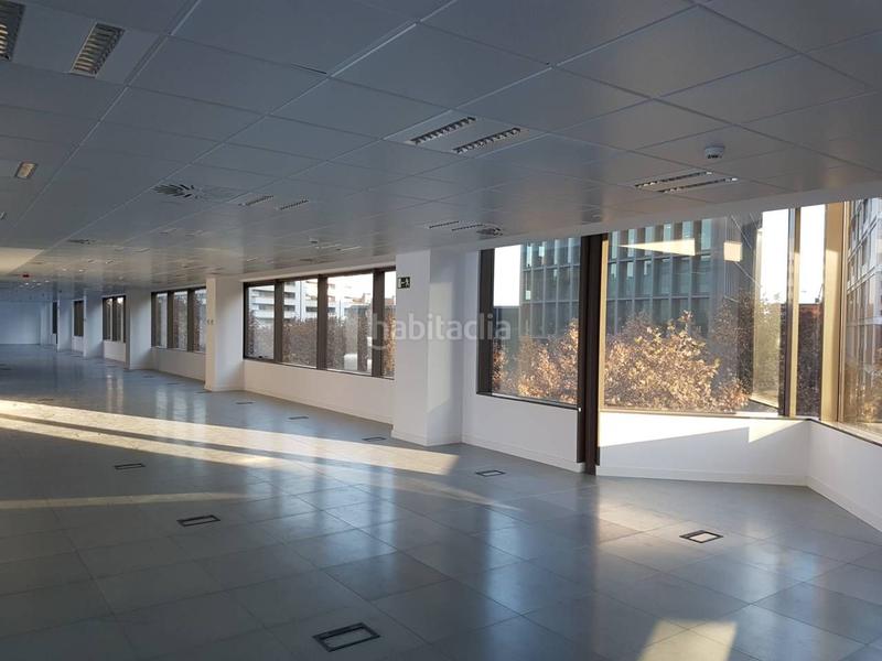 Foto 7f93f0ac-3bdf-4e75-8ecf-2376644ca9f0. Rent office space with heating in El Parc i la Llacuna del Poblenou Barcelona