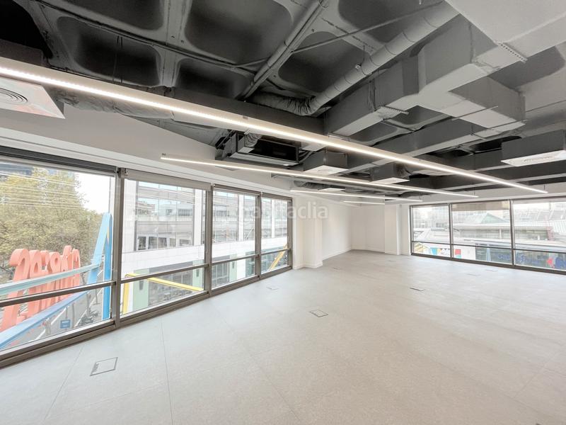 Foto 9537ecdf-2057-4750-a438-24947ea928fc. Rent office space with heating in El Parc i la Llacuna del Poblenou Barcelona