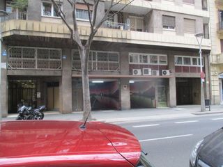 Local commercial à Carrer de sepúlveda 121. Local comercial