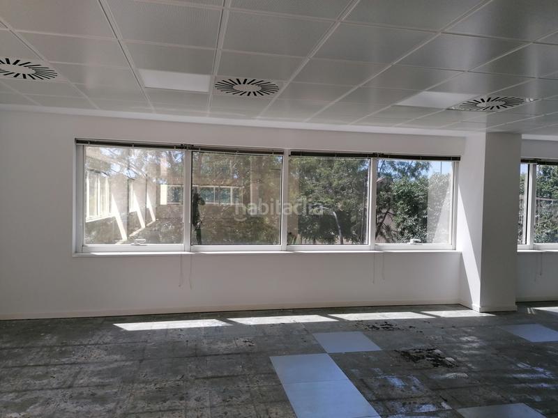 Foto 4b6a6d5e-0a5d-4df1-b727-3505cefb9807. Location bureau dans Almeda - El Corte Inglés Cornellà de Llobregat