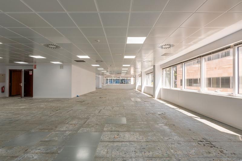 Foto 9d9943a4-e595-4f8d-9d96-eac124cadab0. Location bureau dans Almeda - El Corte Inglés Cornellà de Llobregat