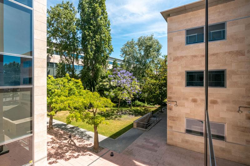 Foto 21359f61-a3a7-4a26-8d4d-5395047cdc89. Miete büro in Almeda - El Corte Inglés Cornellà de Llobregat