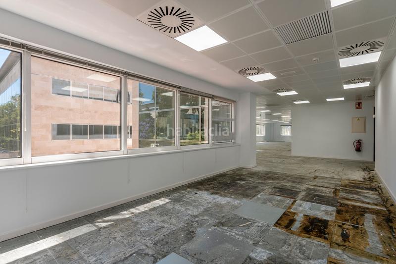 Foto 2f5645d8-403a-488f-a608-fa1c6b554ba2. Miete büro in Almeda - El Corte Inglés Cornellà de Llobregat