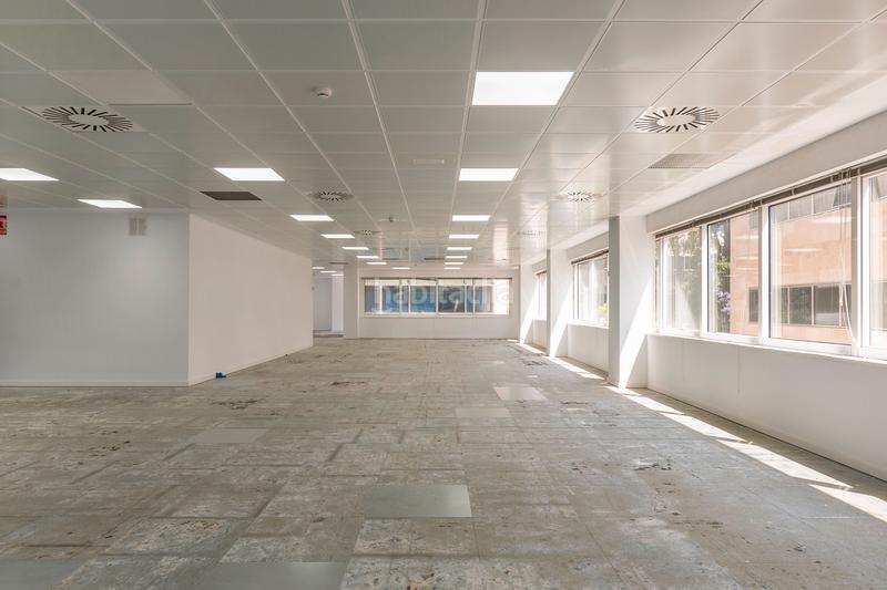 Foto 1e22f1da-559a-4d02-8310-001a367ded70. Rent office space in Almeda - El Corte Inglés Cornellà de Llobregat