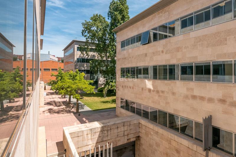 Foto bada4128-f2d6-4d1e-bb9b-8e509b60bbe5. Alquiler oficina en Almeda - El Corte Inglés Cornellà de Llobregat