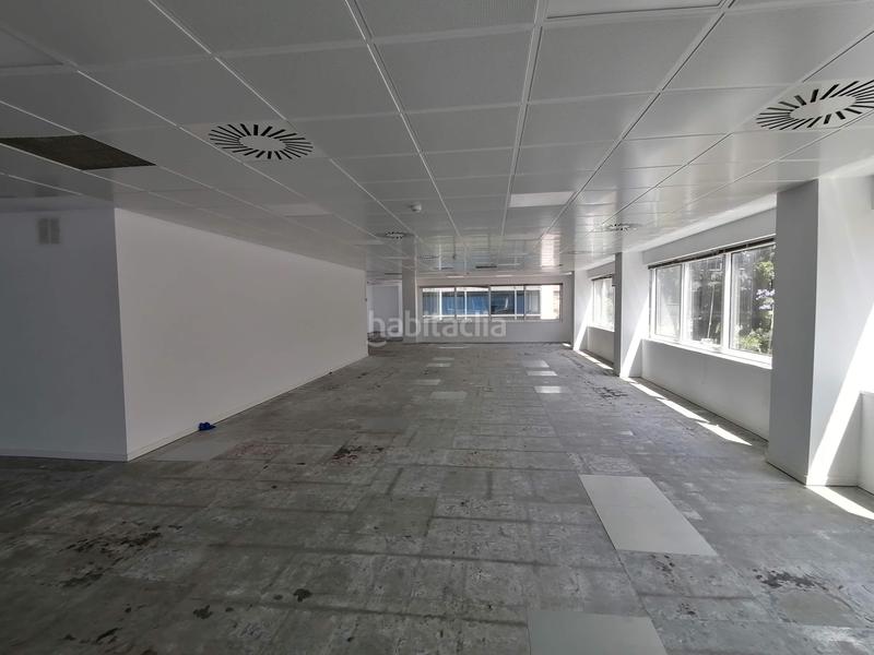 Foto cec46c8e-b5fb-499f-af64-57a7c813fdf3. Alquiler oficina en Almeda - El Corte Inglés Cornellà de Llobregat