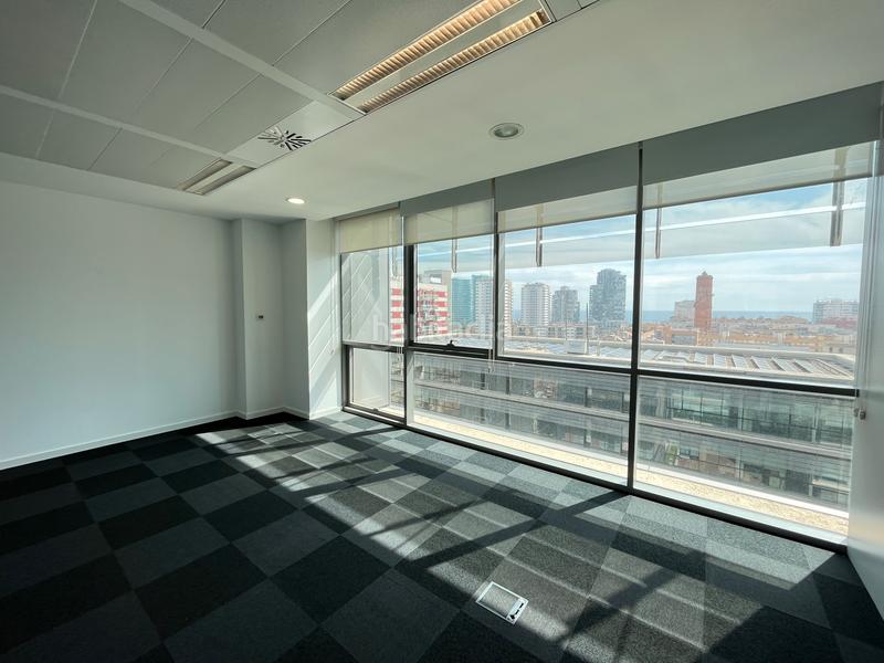 Foto 8590512a-0bbb-4808-b0a8-b0187078521e. Rent office space with heating in Diagonal Mar i el Front Marítim del Poblenou Barcelona